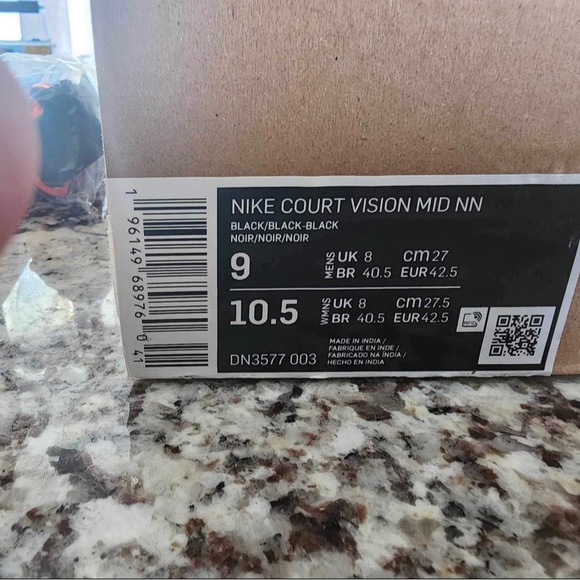 Nike high tops. - Picture 3 of 3